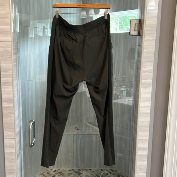 Athleta Olive Green Brooklyn pant. Size 10 - Picture 4 of 8